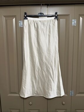 NWT J.Society Satin Maxi Skirt in Buttercream- size: Small
